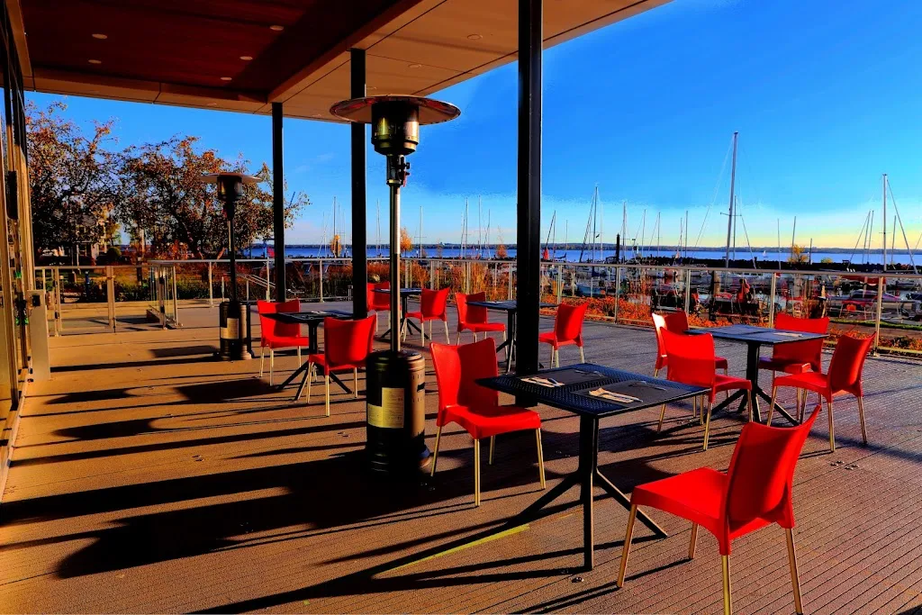 Restaurant Bar Le Bateau Marina D'aylmer restaurant à Aylmer