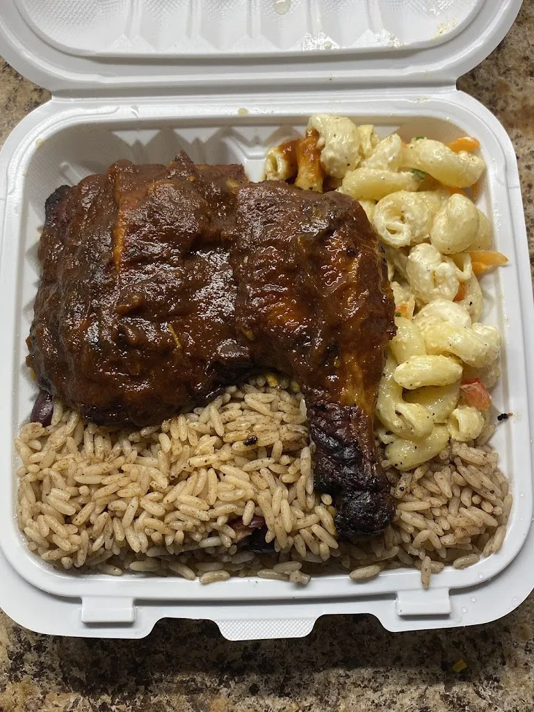Mona’s Jerk_Angus_slider_imagen_3