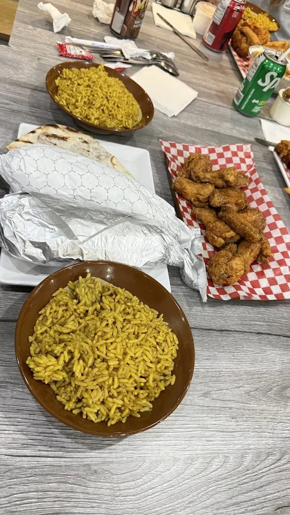 Jay Gudao_Chicken Palace_Arnprior_reseña