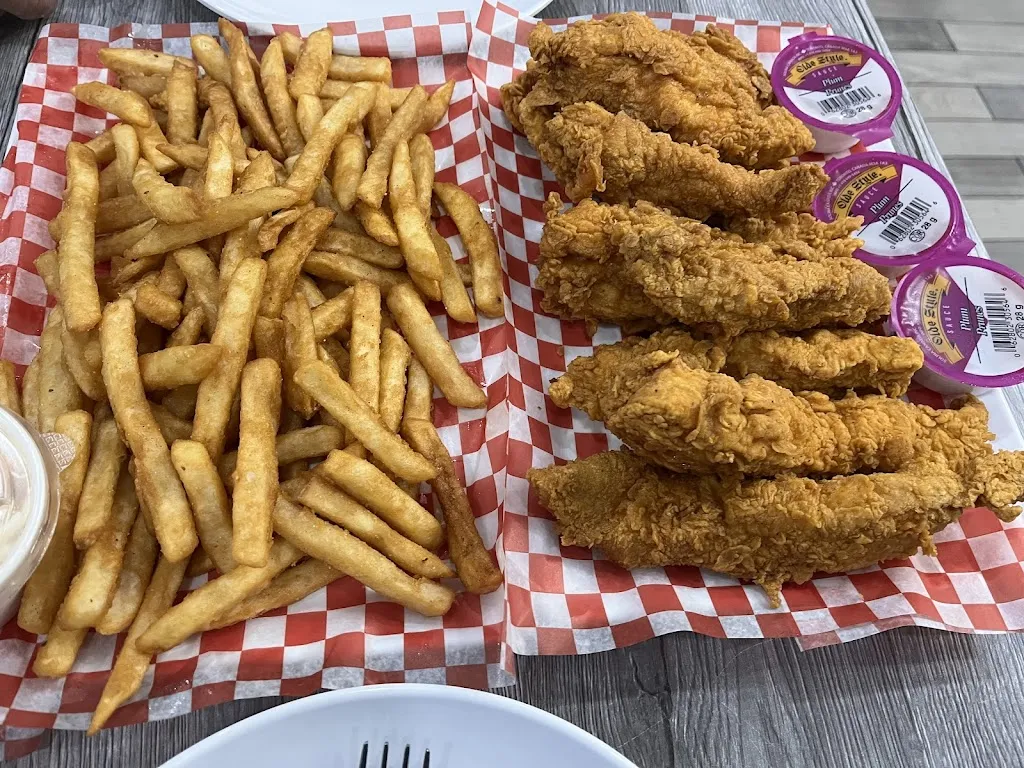 Chicken Palace_Arnprior_slider_imagen_2