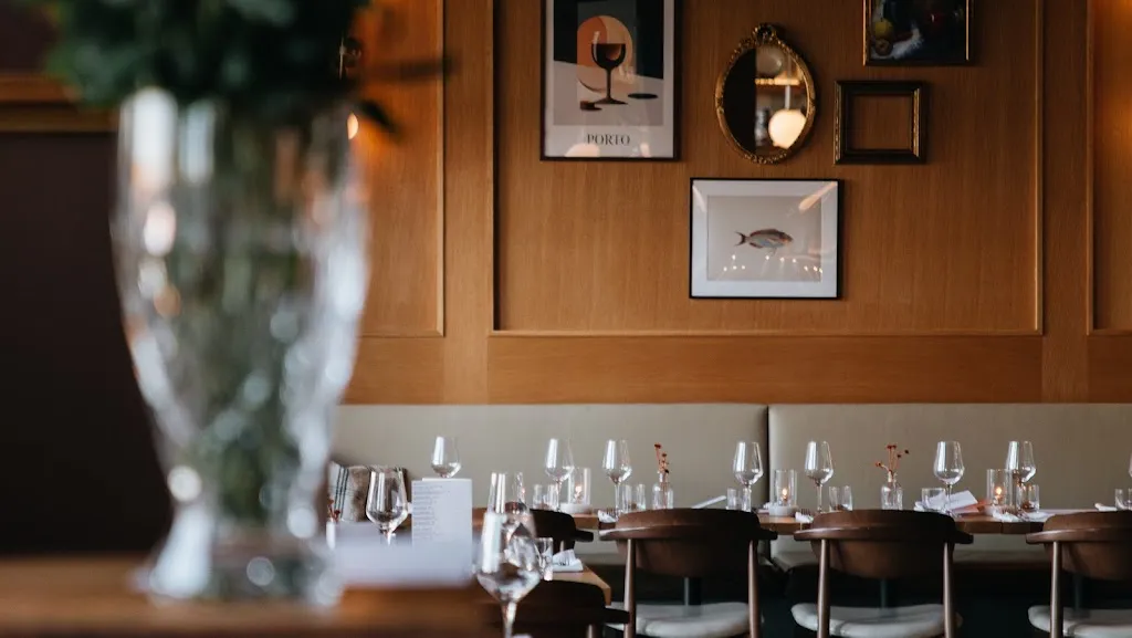 Bayside Variety Kitchen + Bar restaurante en Barrie