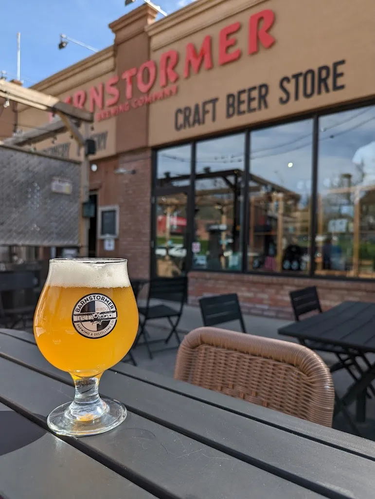 Barnstormer Brewing Co. Brewpub Restaurant restaurante en Barrie