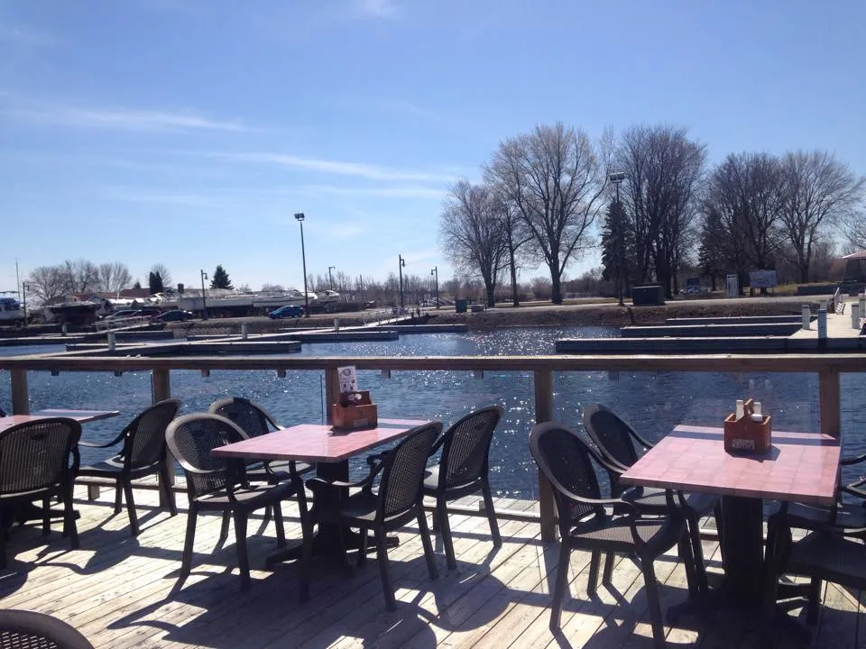 The Boathouse Seafood Restaurant And Waterfront Patio restaurante en Belleville