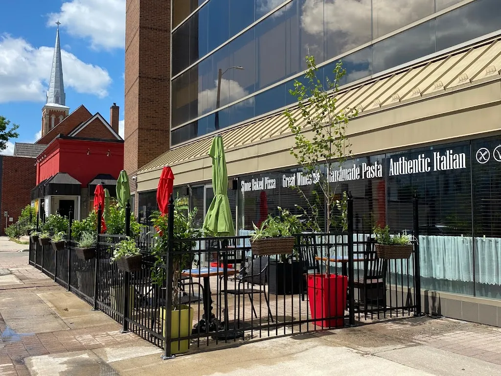 Fanzorelli's Restaurant & Wine Bar restaurante en Brampton