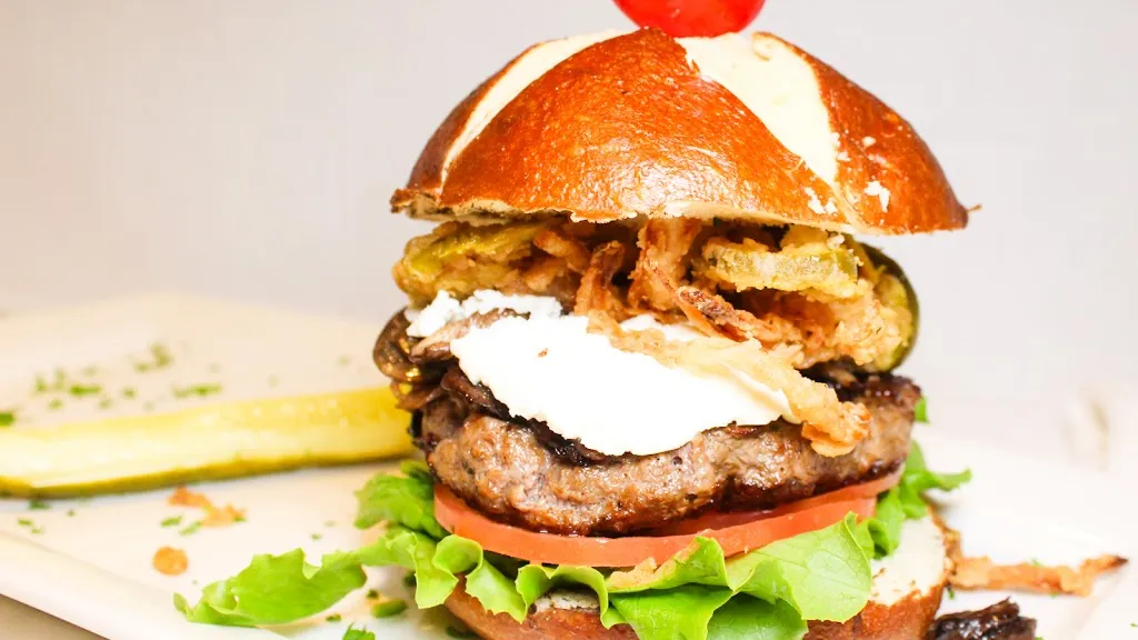 Pickle Barrel_Brampton_slider_imagen_3