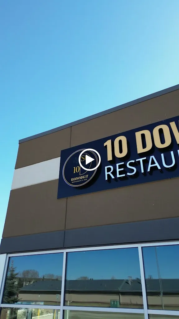 10Downing Street Restaurant & Bar restaurante en Fort Saskatchewan