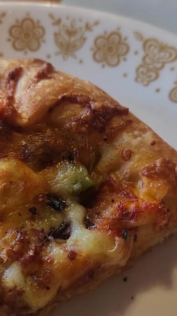 Geoff Fortin_Eric's Pizza_Casselman_reseña