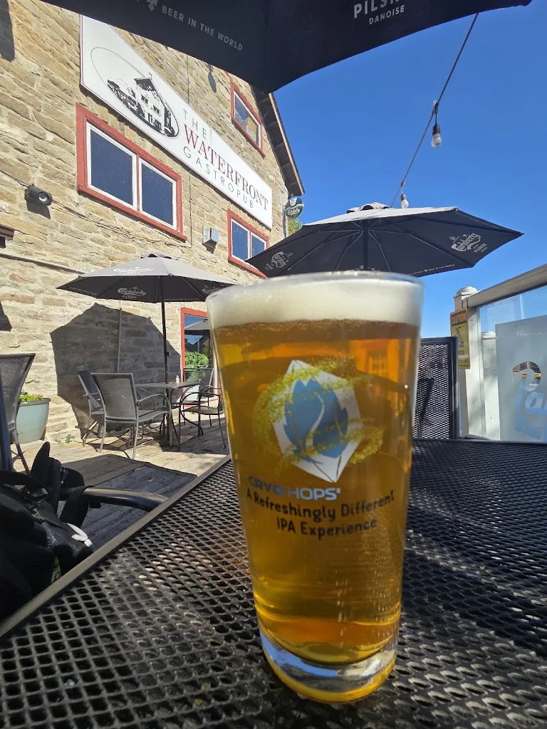 The Waterfront Gastropub_Carleton Place_slider_bild_3