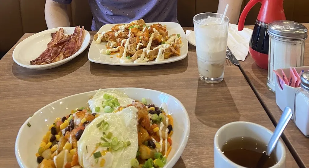 Rebecca Persaud_Stacked Pancake & Breakfast House_Carleton Place_review