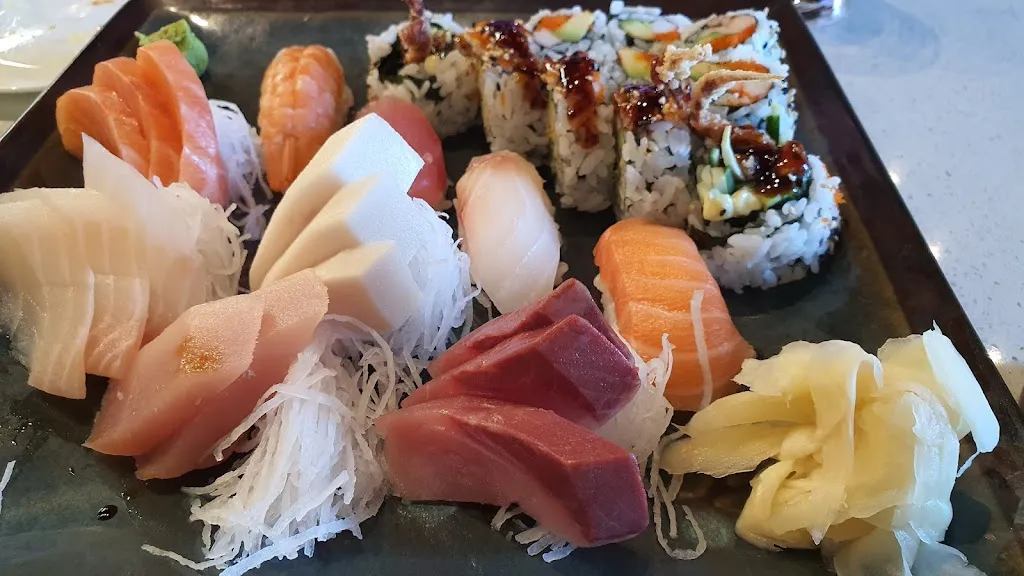 Moore Sushi_Carleton Place_slider_imagen_2