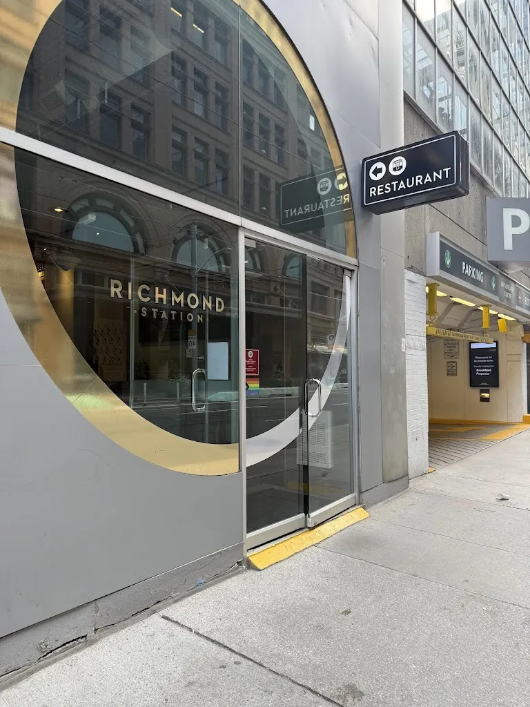 Eugene Lee_Richmond Station_Concord_review