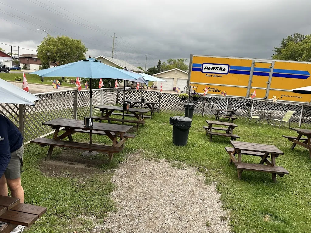 Just G's Chipstand_Dryden_slider_imagen_1