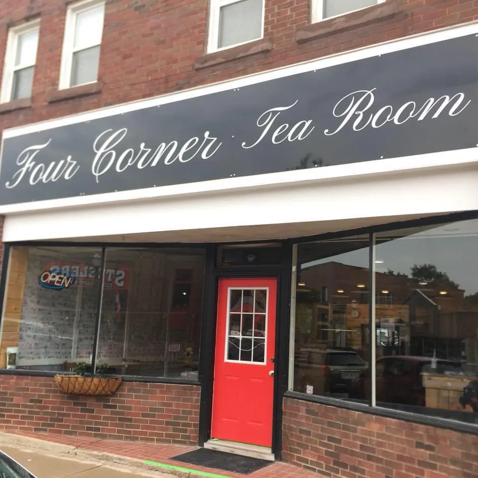 Four Corner Tea Room restaurante en Elmvale