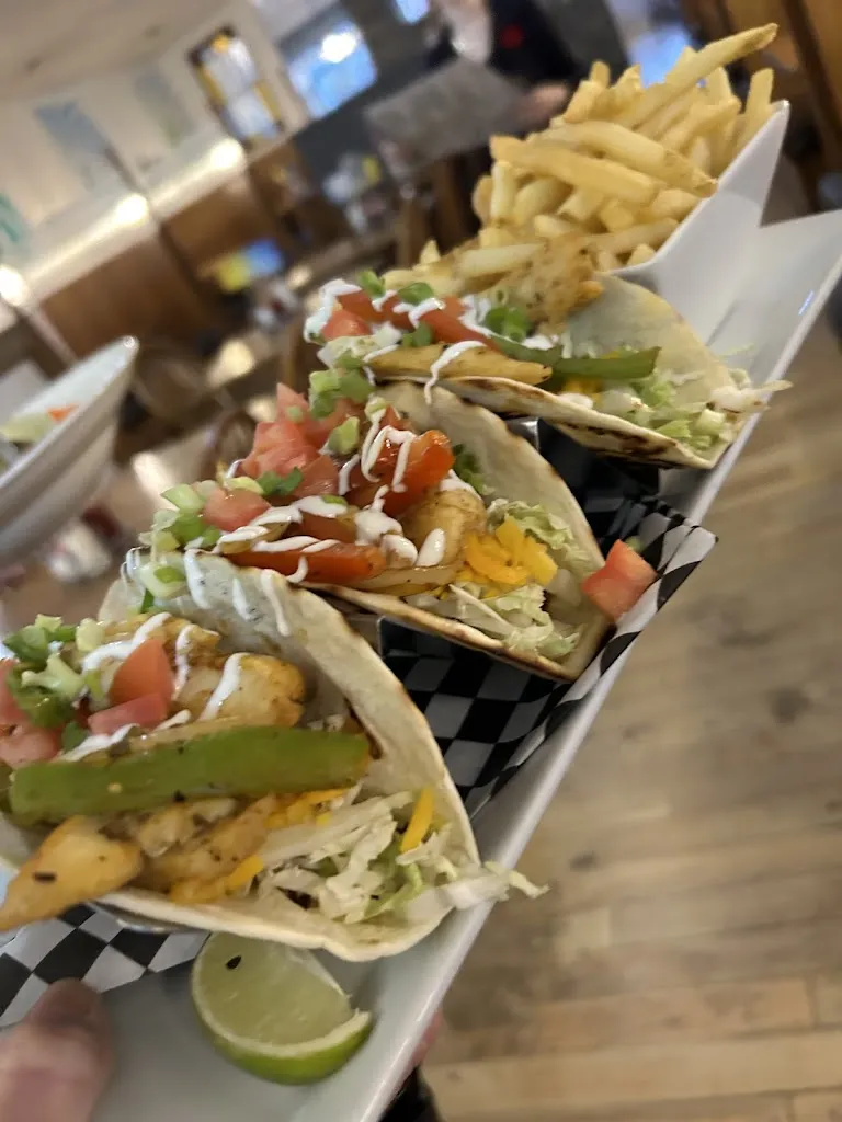 West Street Willy's Eatery_Goderich_slider_imagen_3