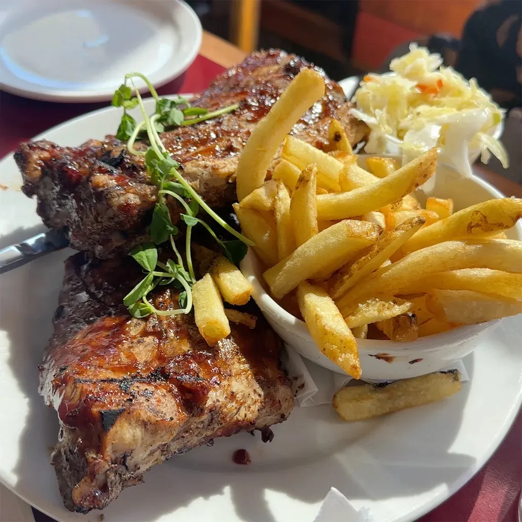 Park House Bar & Restaurant_Goderich_slider_imagen_3