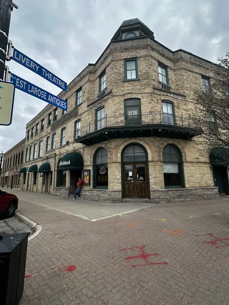 Paddy O'Neils Restaurant Pub_Goderich_slider_imagen_3