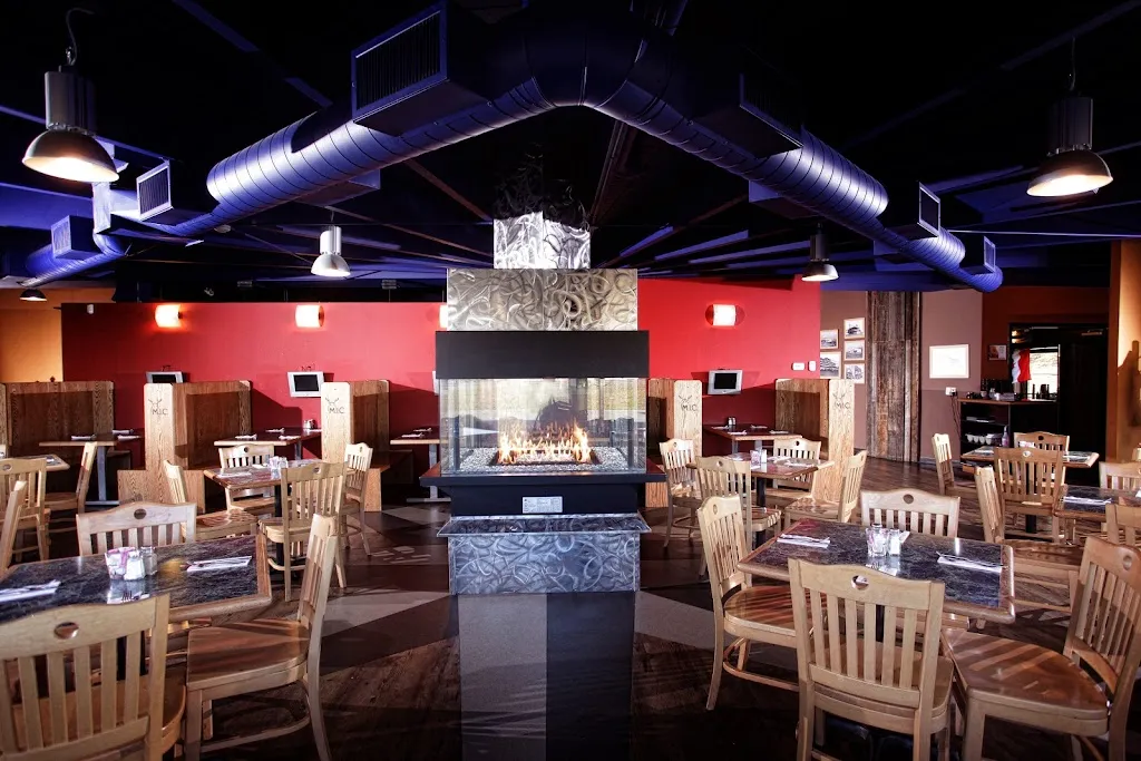 M.I.C. Canadian Eatery & Whisky Pub restaurante en Greater Sudbury
