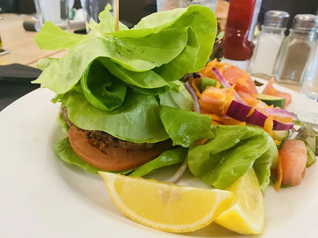 Willy Grant_Johnny's Eatery_Athabasca_review