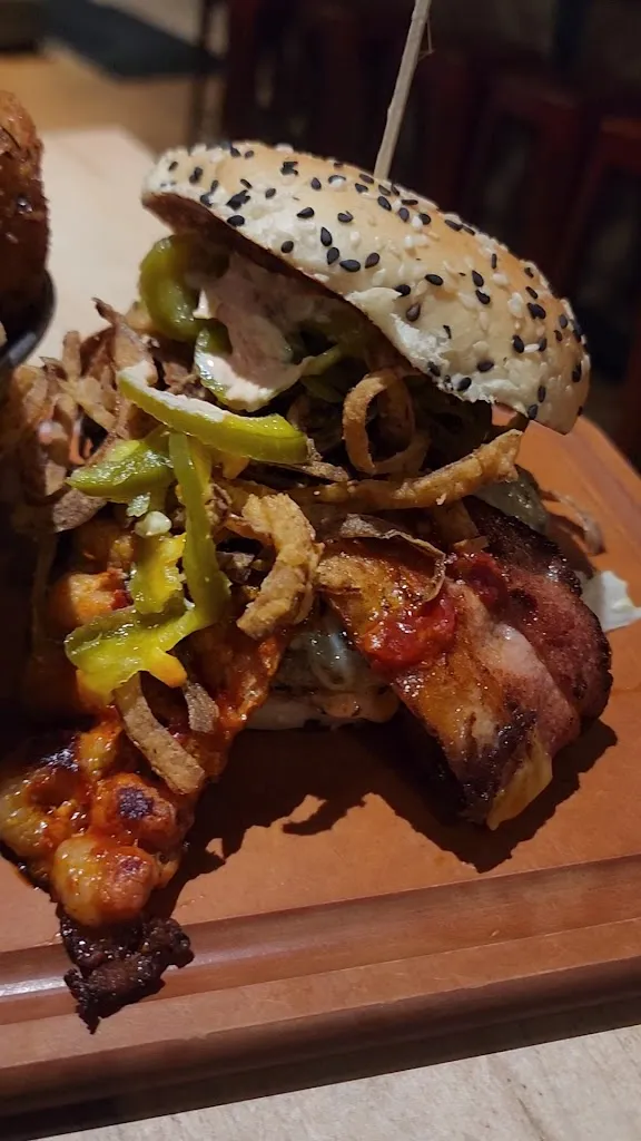 HAMBRGR Crown Point_Hamilton_slider_imagen_2