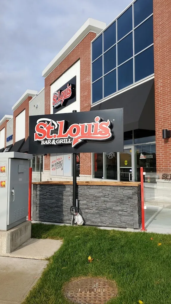 St. Louis Bar & Grill restaurante en Innisfil