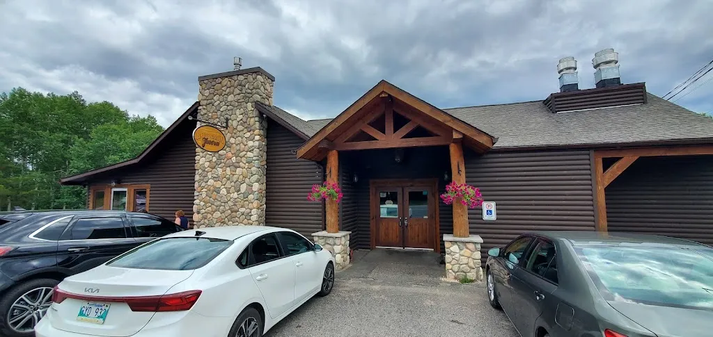 Log Cabin Tavern_Kenora_slider_immagine_3