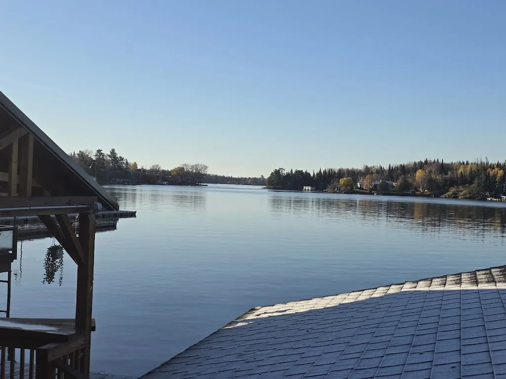 Peter Figliola_Boathouse Lakeside Grill_Kenora_recensione