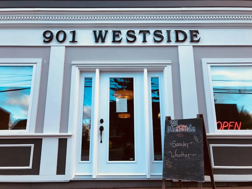 901 Westside_Kenora_slider_imagen_1