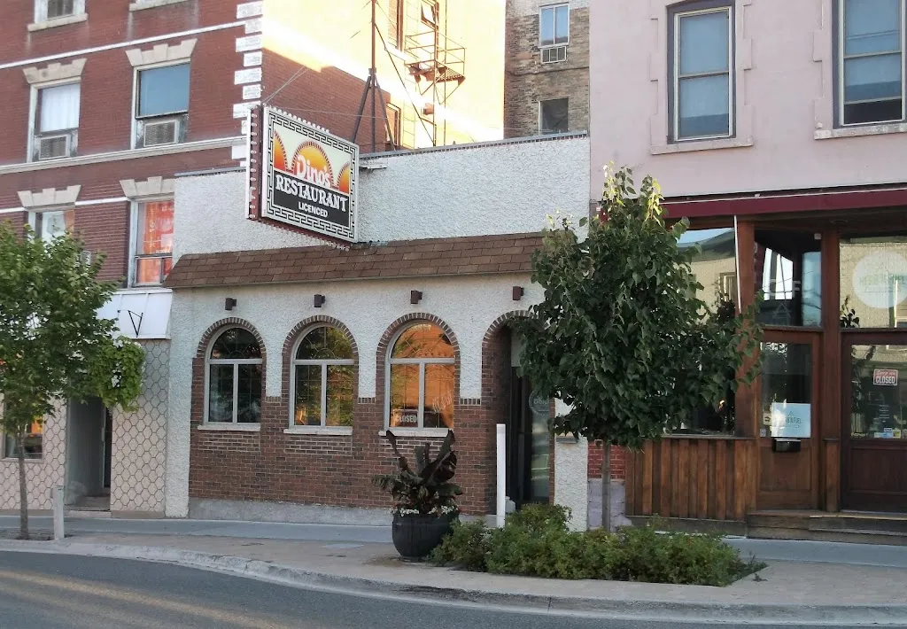 Dino's Restaurant_Kenora_slider_imagen_3