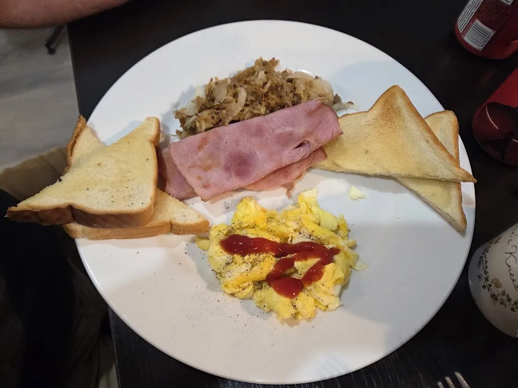 Breakfast Table_Kincardine_slider_image_2