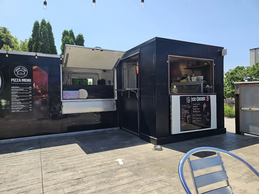 Huron Stone Wood Fired Pizza restaurante en Kincardine