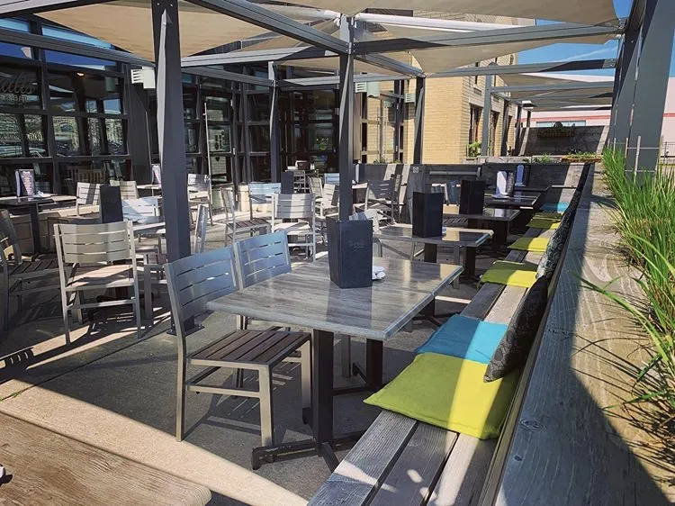 Borealis Grille & Bar (Kitchener) restaurante en Kitchener