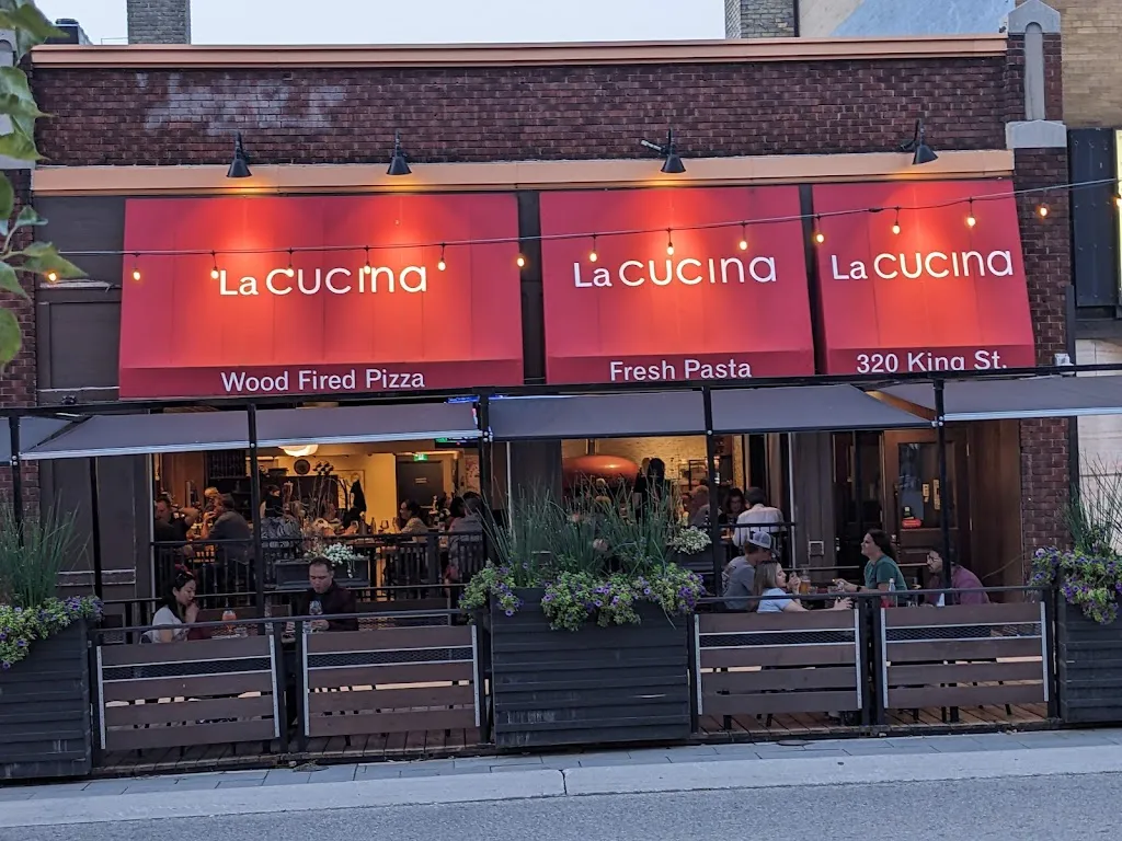 La Cucina Pizzeria Kitchener restaurante en Kitchener