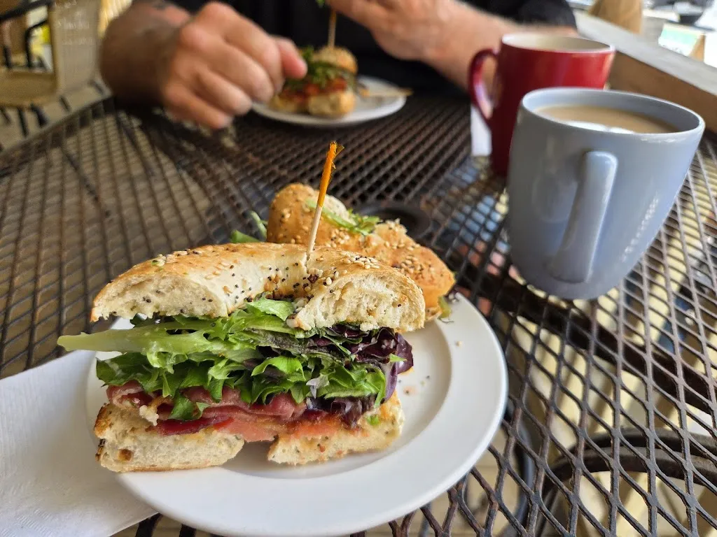 The Nutty Bean Cafe_Lakefield_slider_immagine_2
