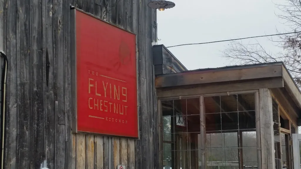 The Flying Chestnut Kitchen restaurante en Markdale