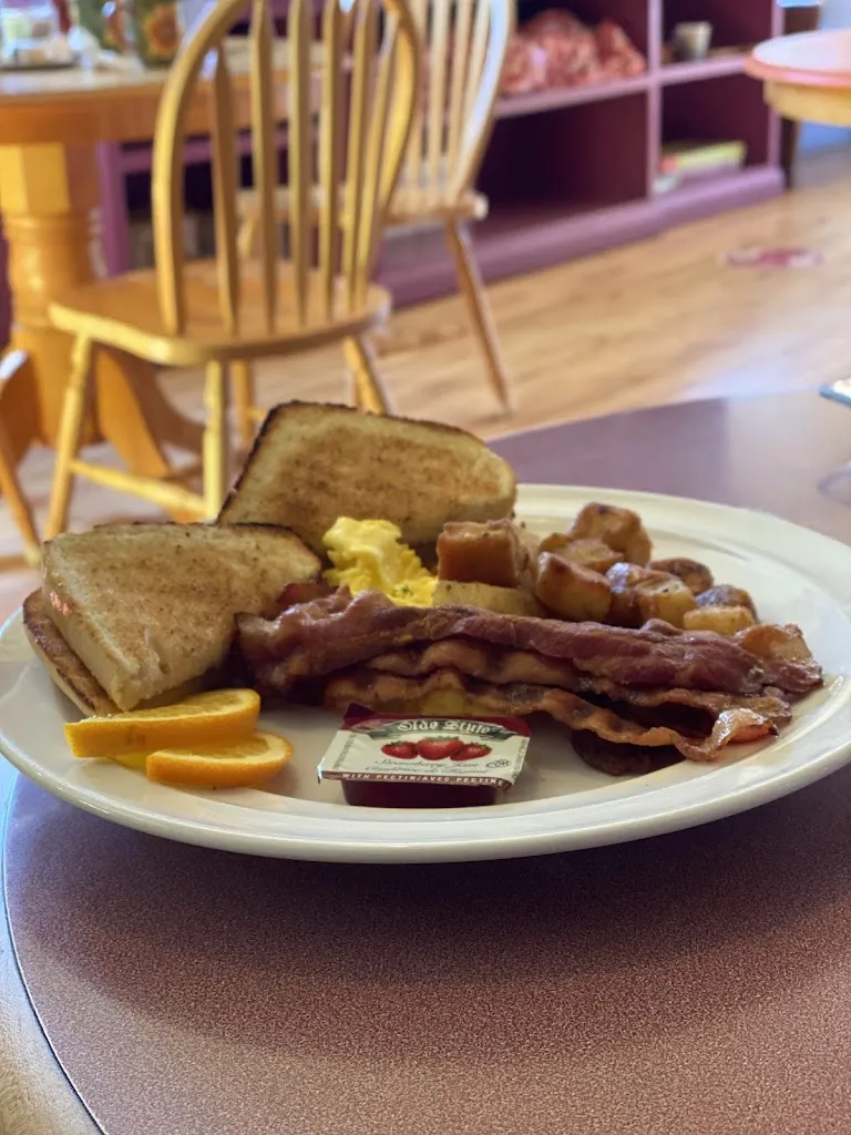 Eggcitement Bistro_Meaford_slider_imagen_2