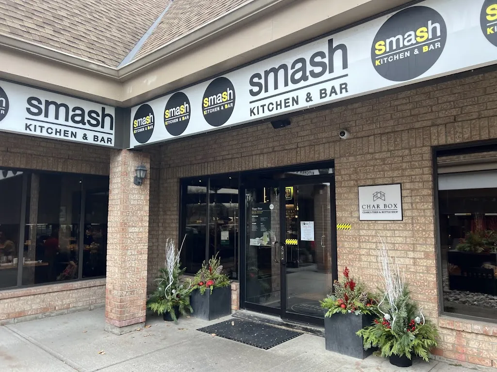 Smash Kitchen and Bar restaurant in Markham