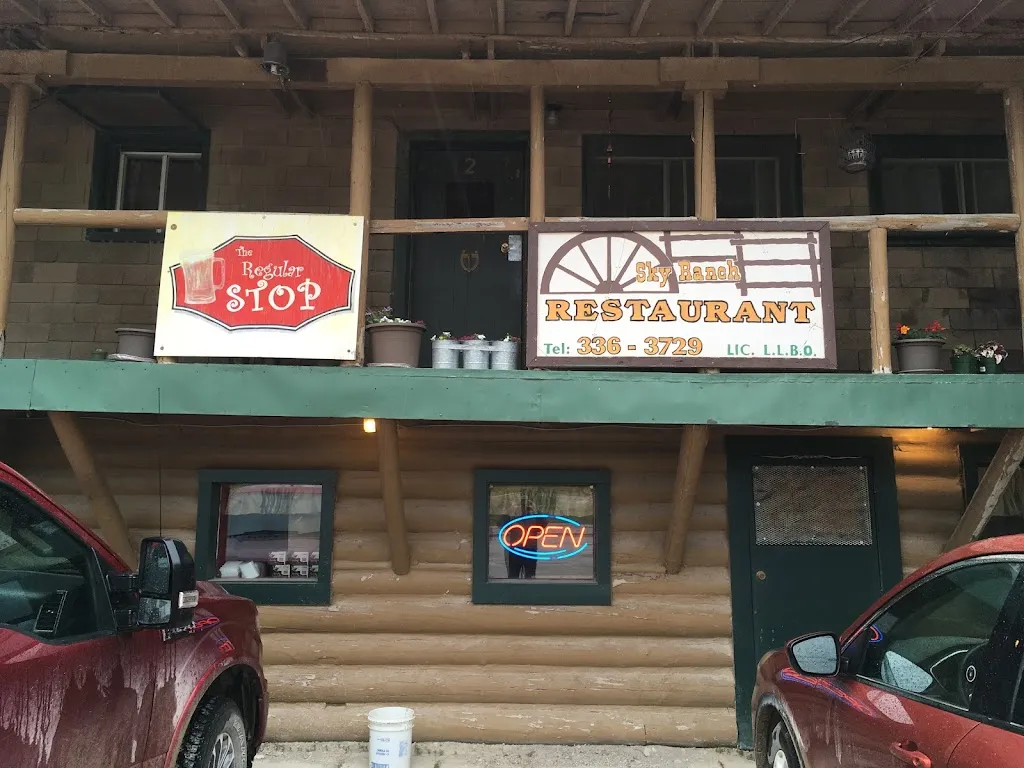 Sky Ranch Restaurant_Moosonee_slider_imagen_1