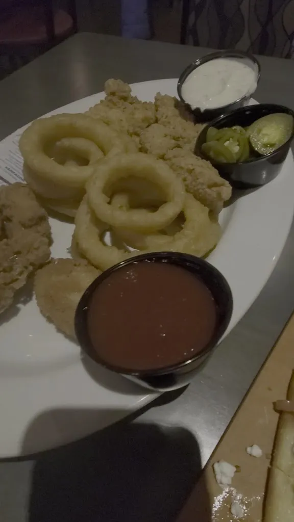 Chuck's Roadhouse Bar & Grill_Napanee_slider_image_2