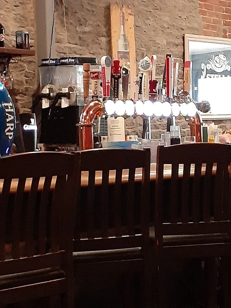 Velvet Dawn_The Loaf N’ Ale Pub Napanee_Napanee Downtown_review