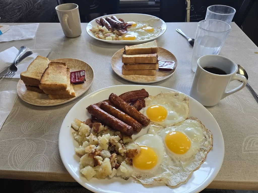 Suhyoung Cho_Itty Bitty Diner_Napanee Downtown_avis