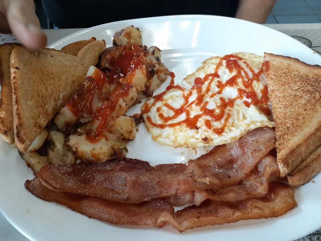 Velvet Dawn_Itty Bitty Diner_Napanee Downtown_review