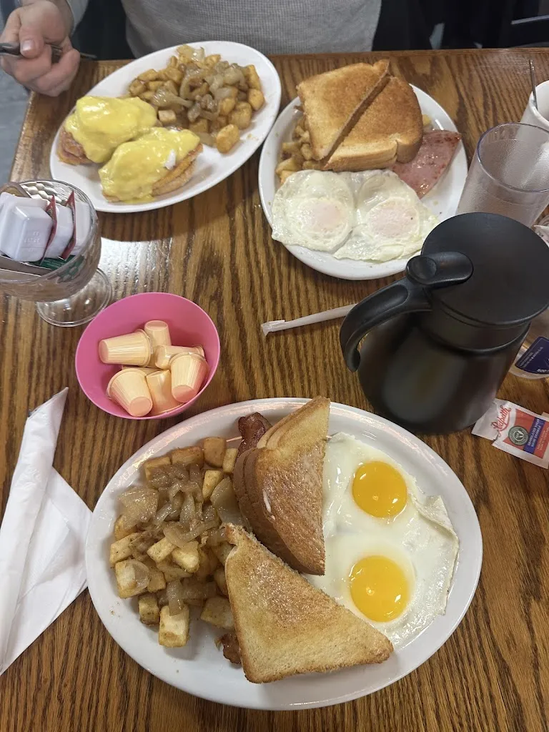Ana Navarrete_Spuds Restaurant and Catering_Napanee Downtown_review