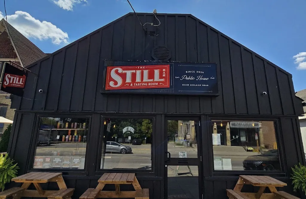 The Still Bar and Tasting Room ristorante a Mount Brydges