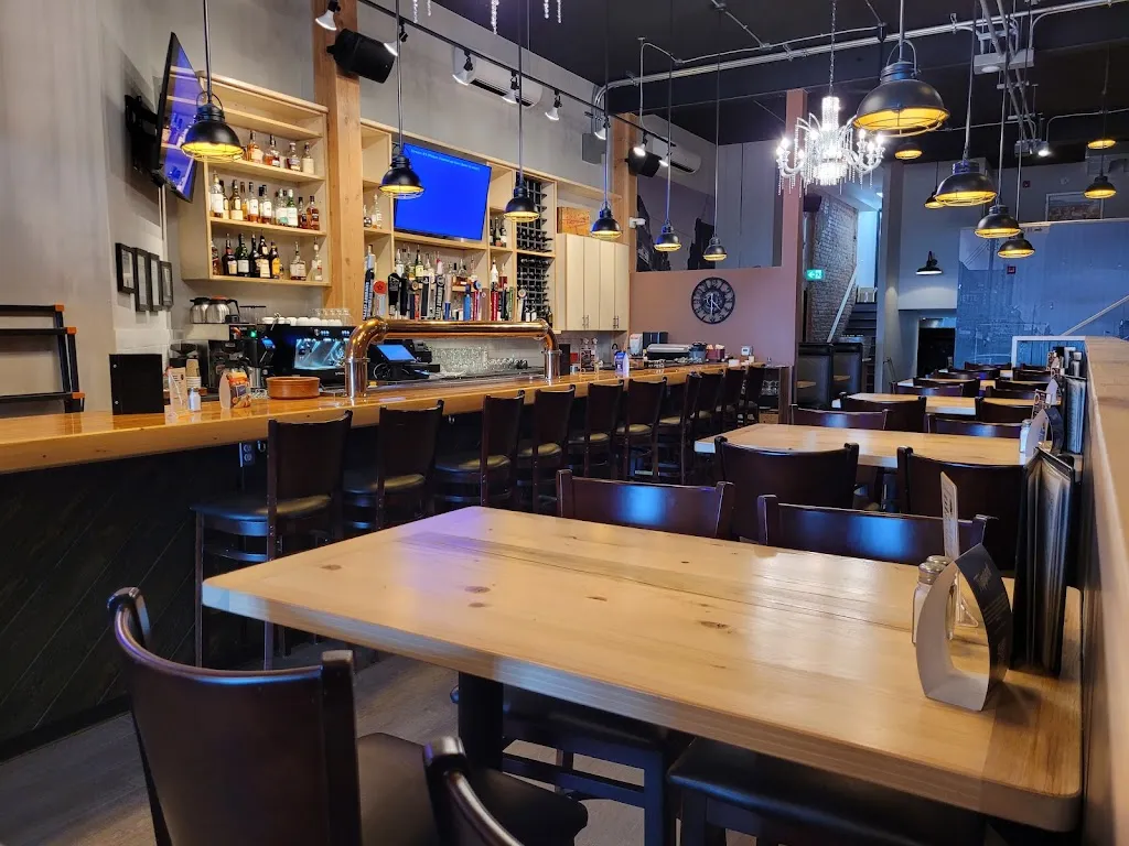 The Block Public House restaurante en Nipissing District