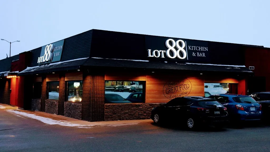 Lot 88 Steakhouse & Bar restaurante en Orillia