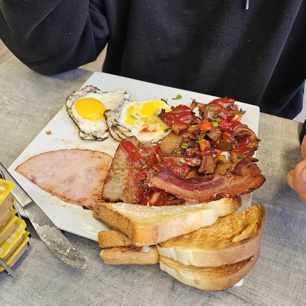 Amberly Strom_Milly Oak Cafe and Catering_Lacombe_bewertung