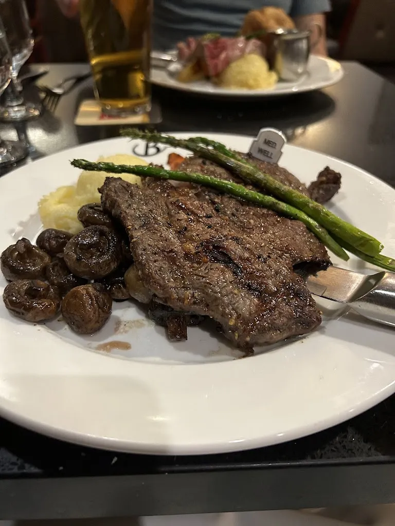 Berc's Steakhouse_Peterborough_slider_imagen_3
