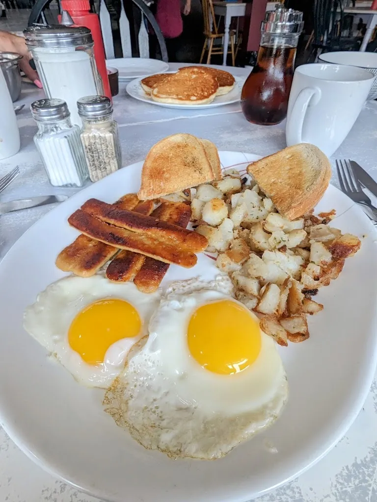 Bill Dandie_Echoes Restaurant_Powassan_reseña