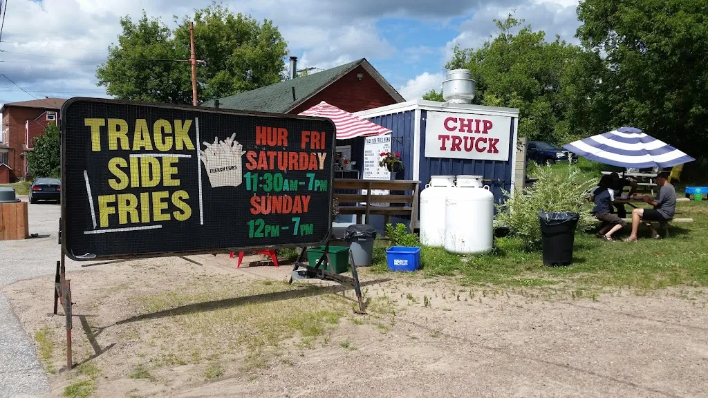 Trackside Fries restaurante en Powassan
