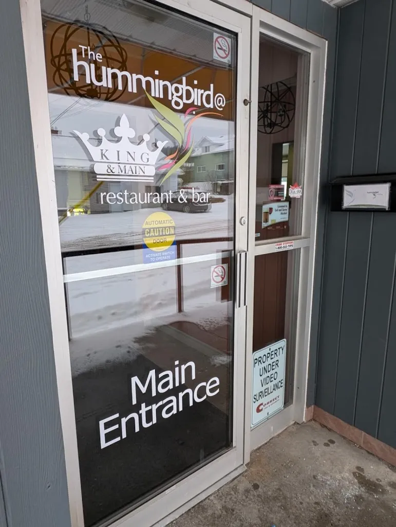 Hummingbird Pizza restaurante en Powassan
